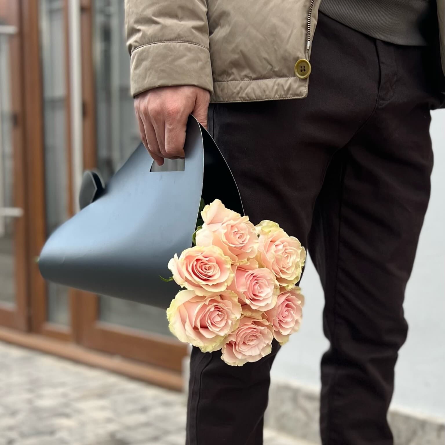 Розовые  розы в переноске ПИК, изображение 1