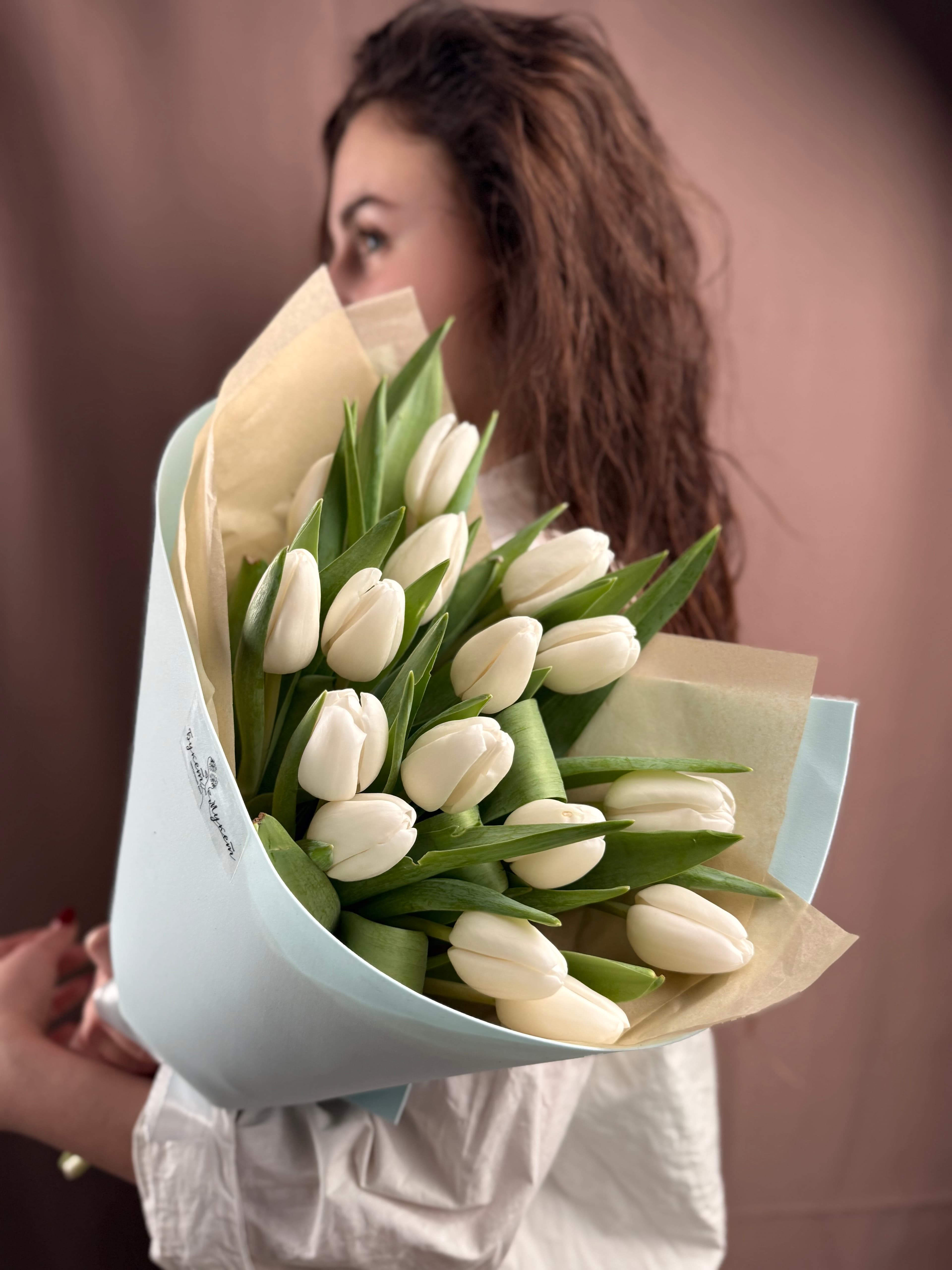 Букет «15 белых тюльпанов» ПИК