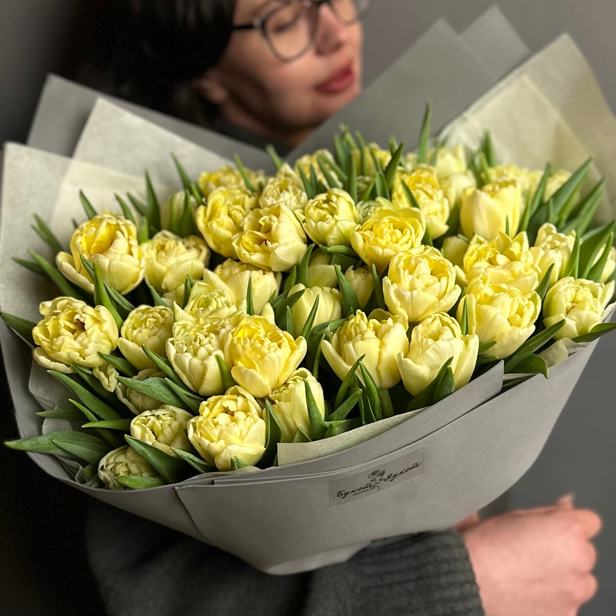 51 лимонный премиальный пионовидный тюльпан