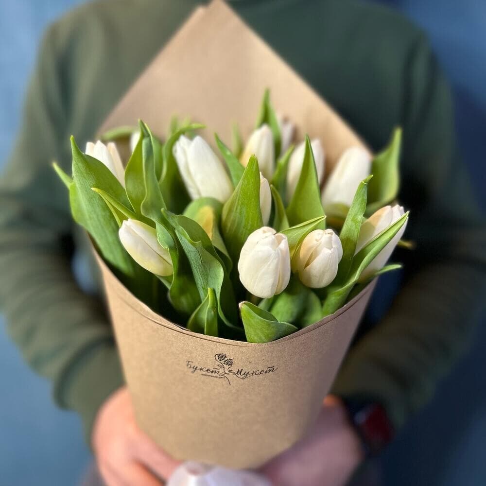 Букет "13 нежных тюльпанов в крафте" ПЕТРО